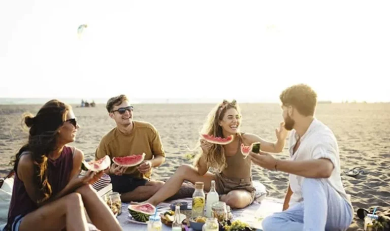 Lanches saudéveis para levar para a praia