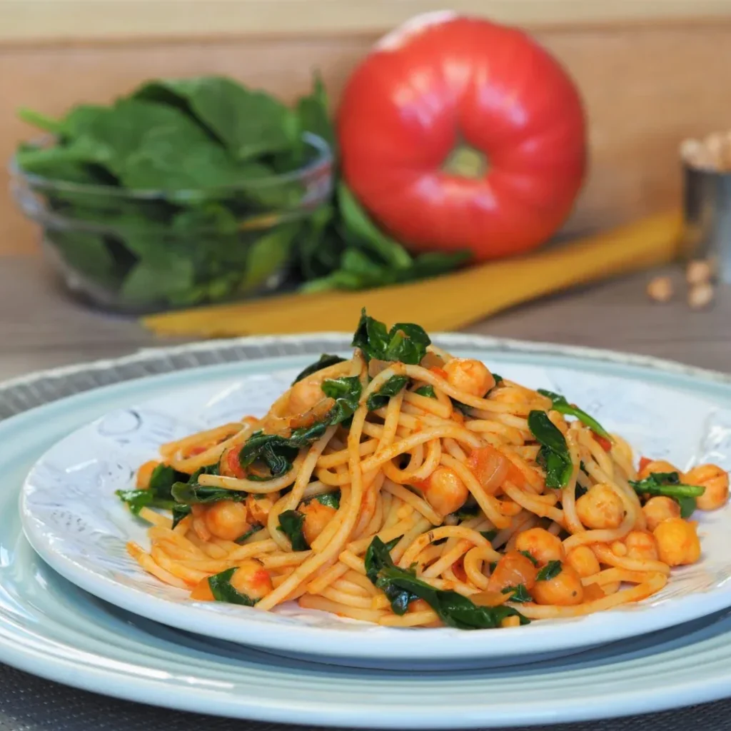 Massa com molho de tomate